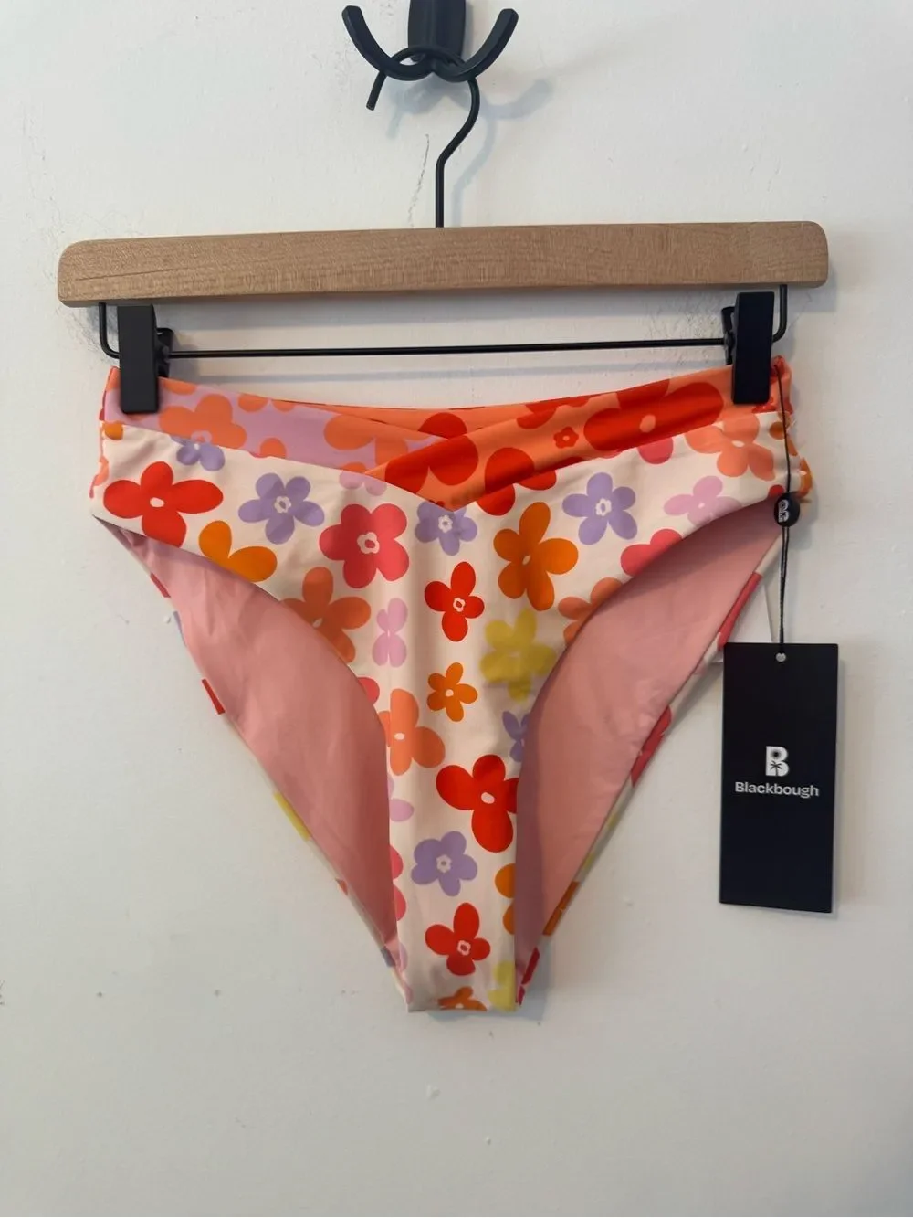 Blackbough details retro